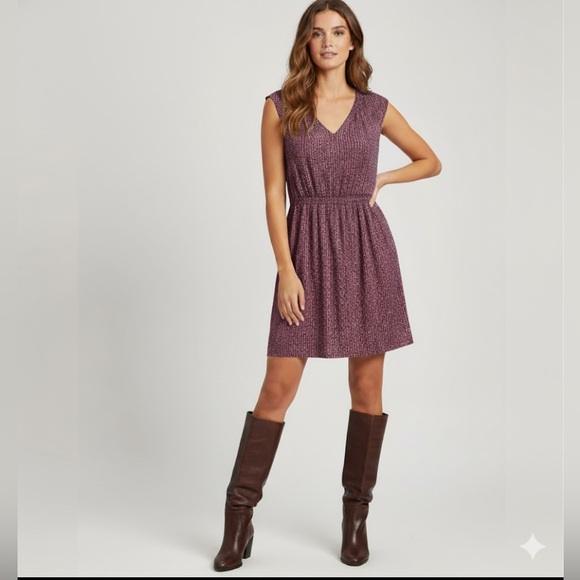 LOFT Dresses & Skirts - LOFT Purple Patterned Dress Perfect For Fall Layering